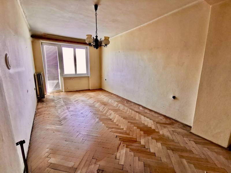 FOR SALE 2-room starter apartment in original condition, Nitra