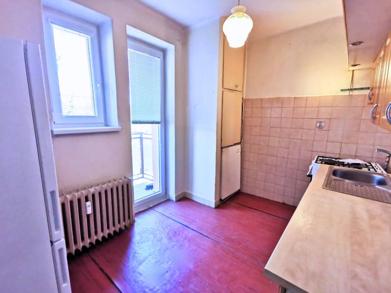 FOR SALE 2-room starter apartment in original condition, Nitra