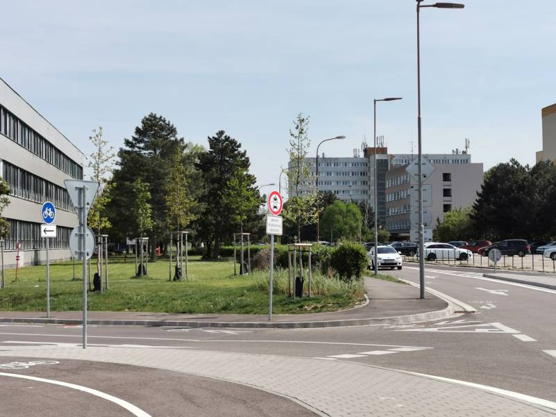 FOR RENT parking in the garage, ideal for motorbikes during the winter