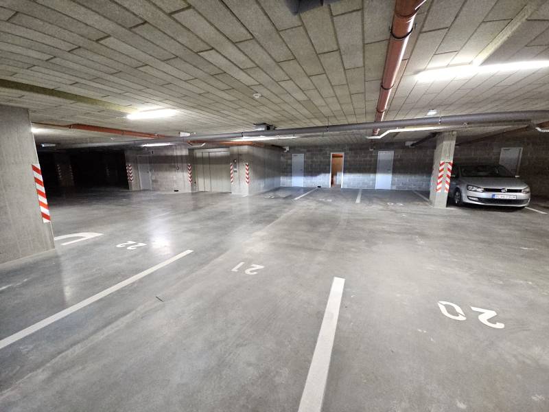 FOR RENT parking in the garage, ideal for motorbikes during the winter