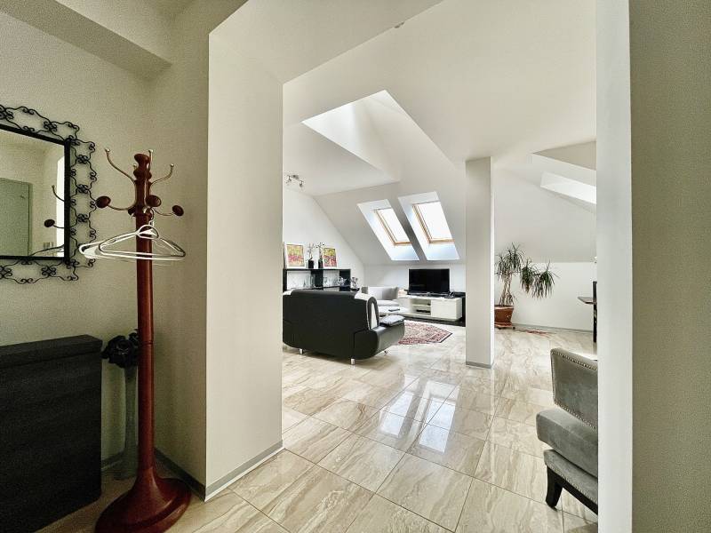 Rent Three bedroom apartment, Three bedroom apartment, Hlboká cesta, B