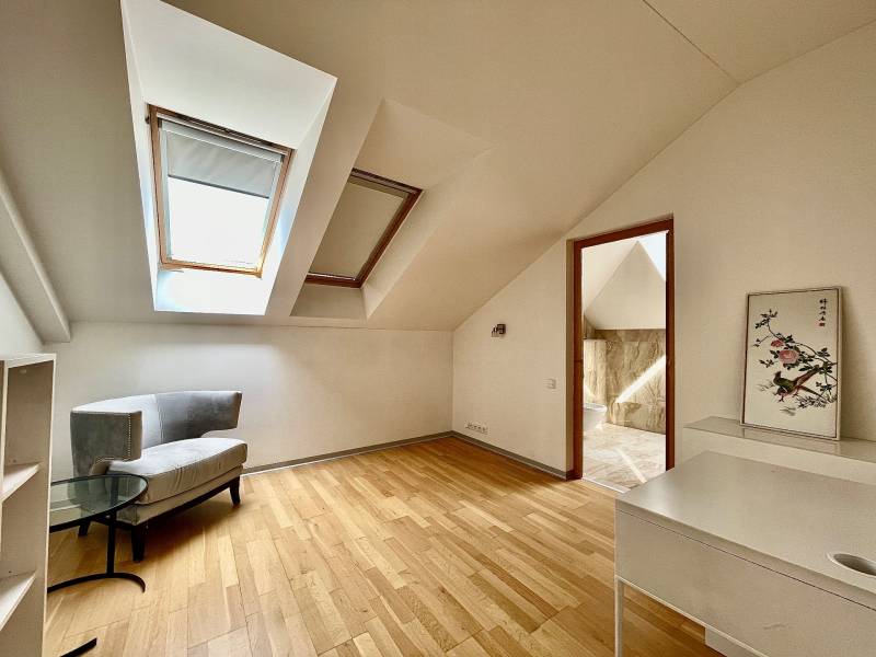 Rent Three bedroom apartment, Three bedroom apartment, Hlboká cesta, B