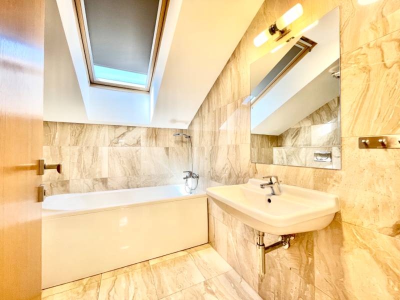 Rent Four+ bedroom apartment, Four+ bedroom apartment, Hlboká cesta, B