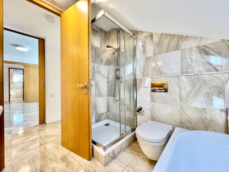 Rent Four+ bedroom apartment, Four+ bedroom apartment, Hlboká cesta, B