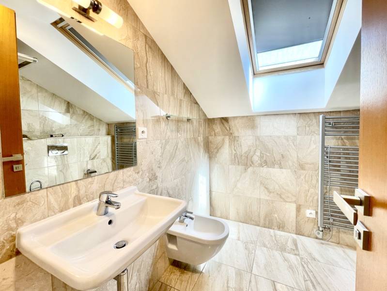 Rent Four+ bedroom apartment, Four+ bedroom apartment, Hlboká cesta, B