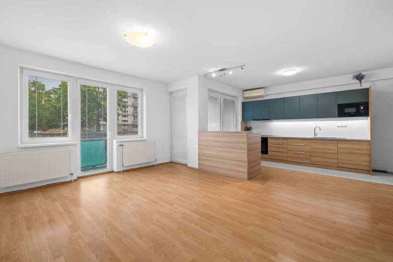 Spacious Modern Apartment with Parking in Bratislava-Ružinov