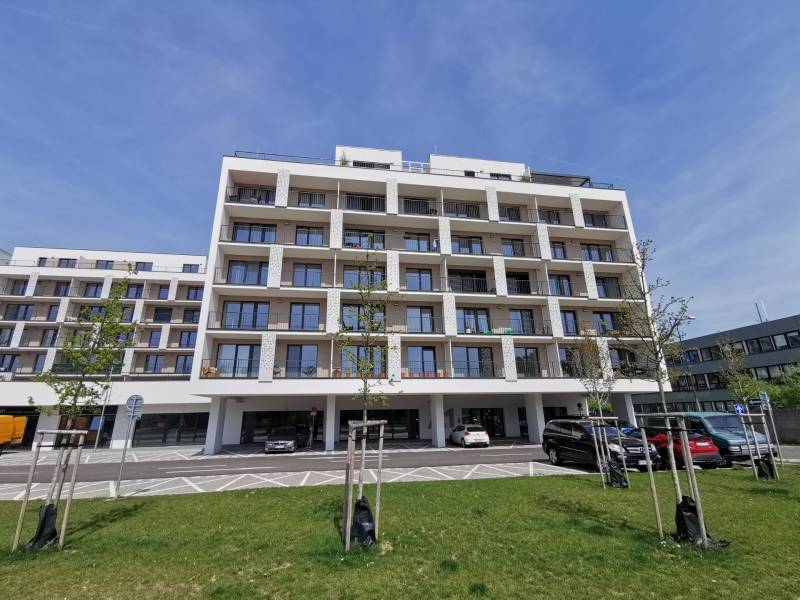 Parking space with storage room for rent – RNDZ, Rača – Rendez