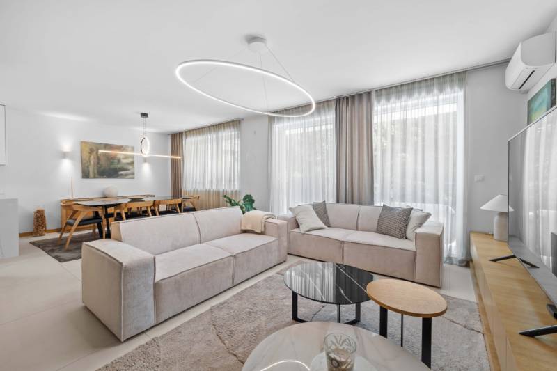 Spacious 4-Room Apartment with Terrace in Prestigious Koliba