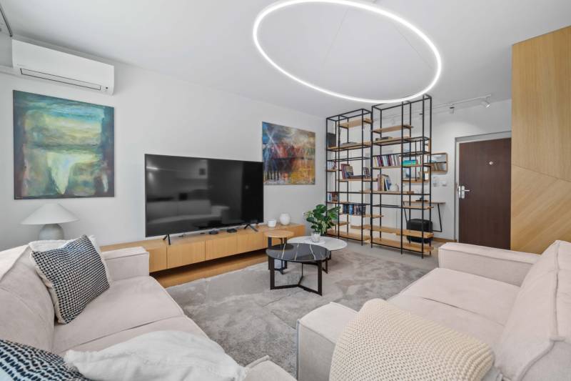 Spacious 4-Room Apartment with Terrace in Prestigious Koliba