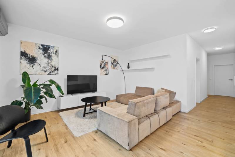 Spacious 4-Room Apartment with Terrace in SLNEČNICE, Bratislava