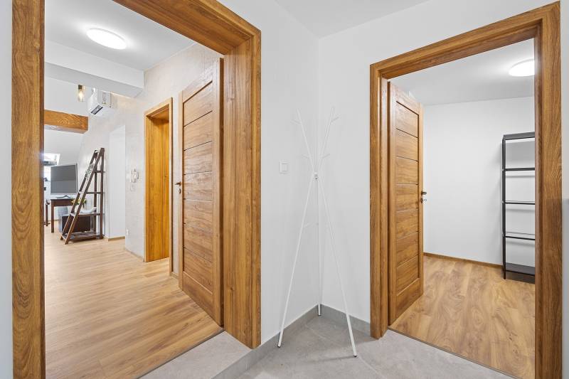 Sale Three bedroom apartment, Three bedroom apartment, Floriánske náme