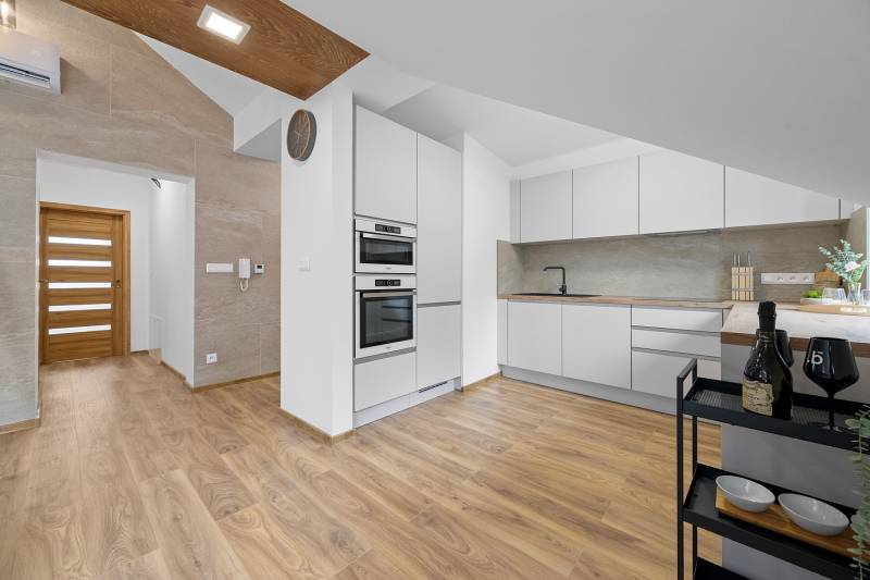 Sale Three bedroom apartment, Three bedroom apartment, Floriánske náme