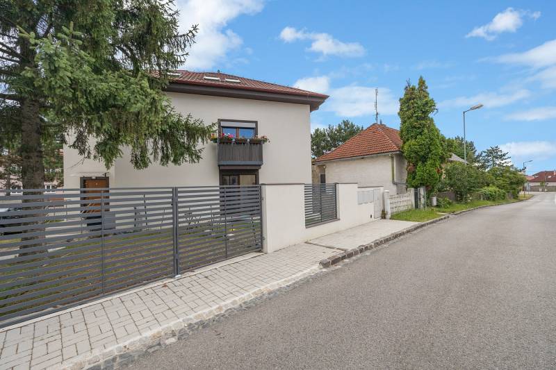 Sale Three bedroom apartment, Three bedroom apartment, Floriánske náme