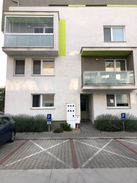 Rent Three bedroom apartment, Three bedroom apartment, Cementárenská, 