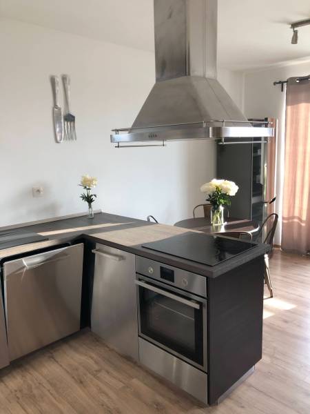 Rent Three bedroom apartment, Three bedroom apartment, Cementárenská, 