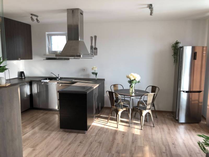 Rent Three bedroom apartment, Three bedroom apartment, Cementárenská, 