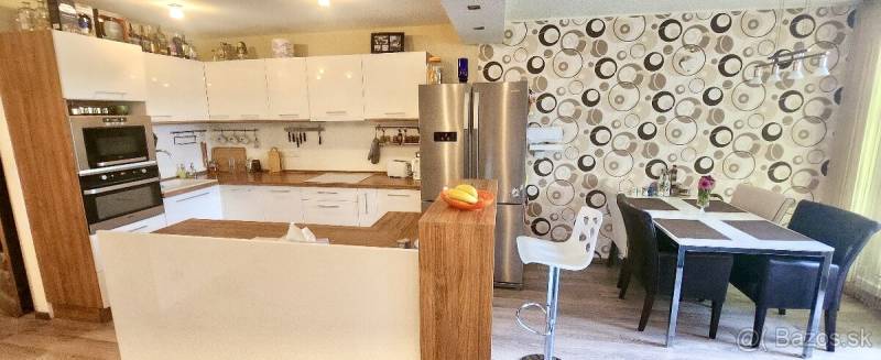 Sale Three bedroom apartment, Three bedroom apartment, Saratovská, Bra