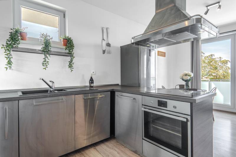 Sale Three bedroom apartment, Three bedroom apartment, Cementárenská, 