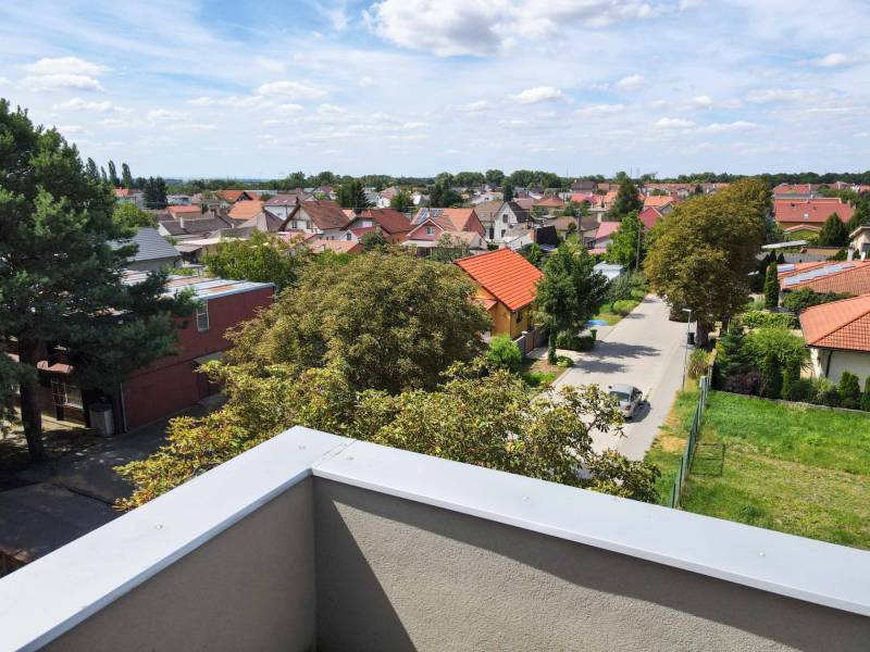 Sale Three bedroom apartment, Three bedroom apartment, Cementárenská, 