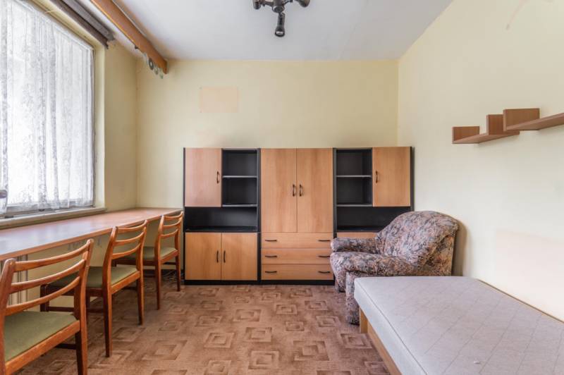Spacious 4-Room Apartment in Peaceful Bratislava Location