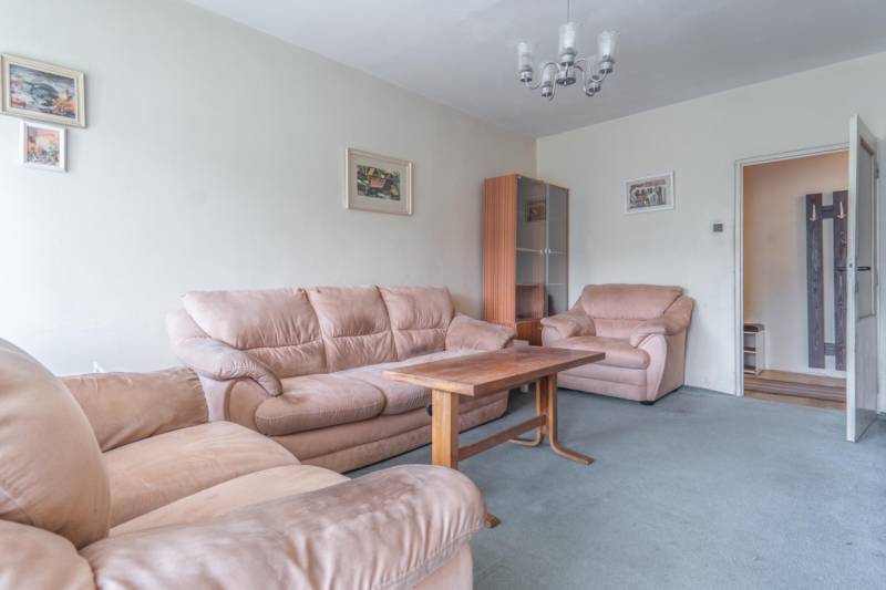 Spacious 4-Room Apartment in Peaceful Bratislava Location