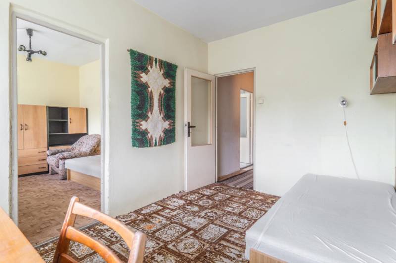 Spacious 4-Room Apartment in Peaceful Bratislava Location