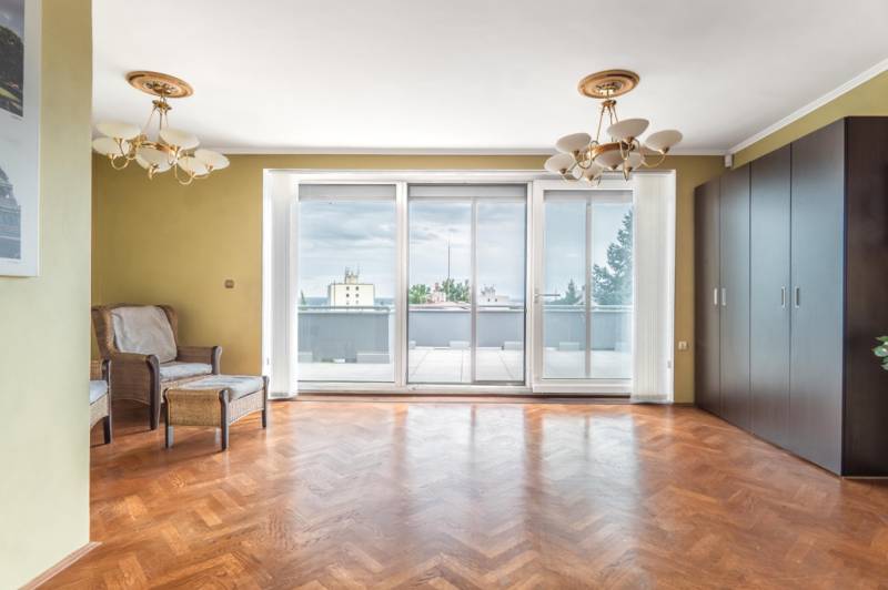Spacious Family Home with Garden and Sauna in Quiet Bratislava Locatio