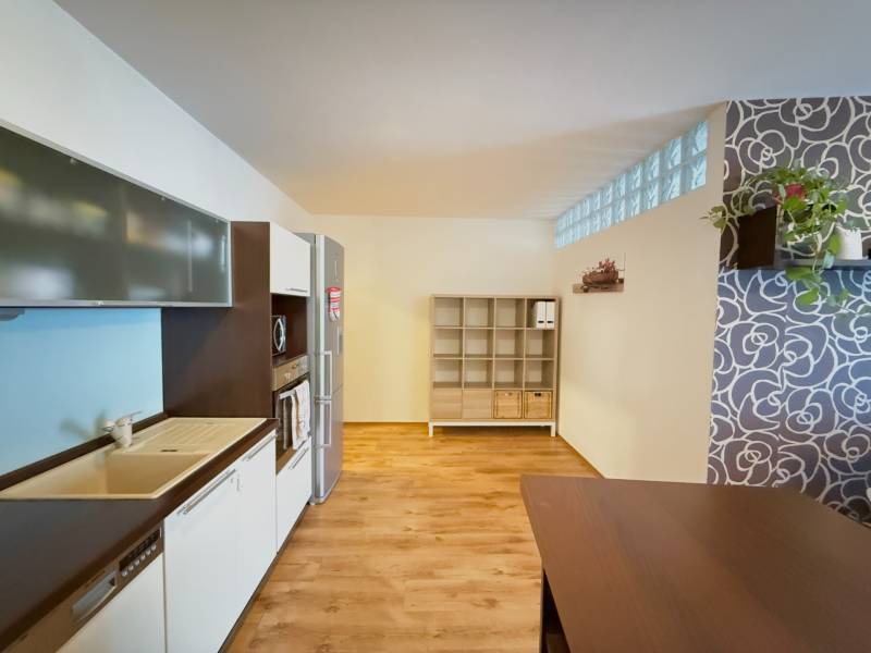 Rent One bedroom apartment, One bedroom apartment, Kresánkova, Bratisl