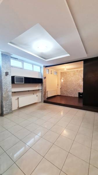 Rent Commercial premises, Commercial premises, Karpatské námestie, Bra