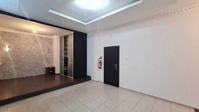 Rent Commercial premises, Commercial premises, Karpatské námestie, Bra