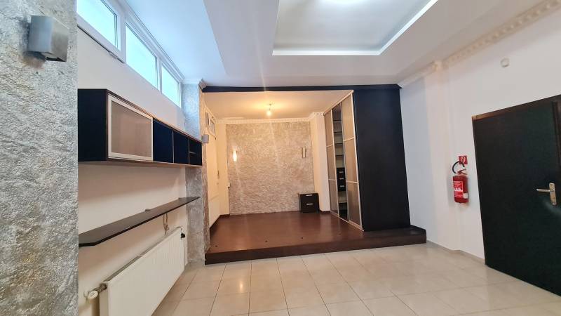 Rent Commercial premises, Commercial premises, Karpatské námestie, Bra