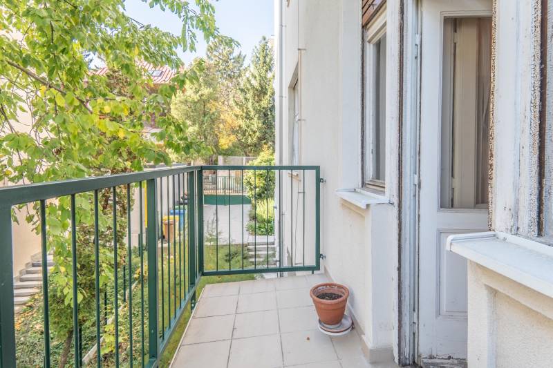 Spacious Historical 3-Room Apartment in Bratislavas Staré Mesto