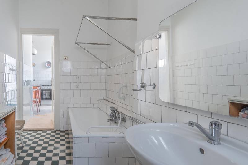 Spacious Historical Apartment in Bratislavas Staré Mesto