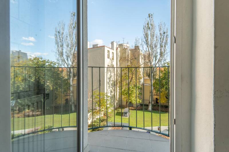 Spacious Historical Apartment in Bratislavas Staré Mesto