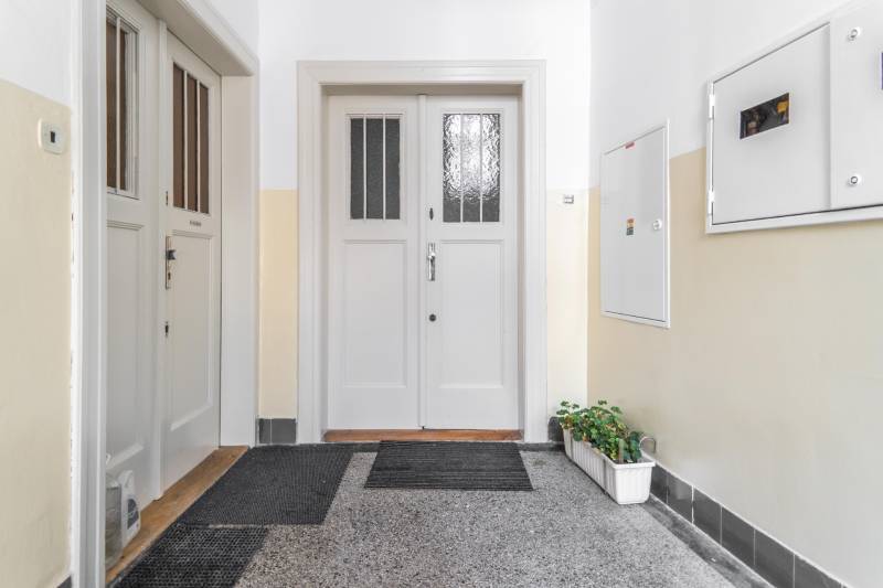 Spacious Historical Apartment in Bratislavas Staré Mesto