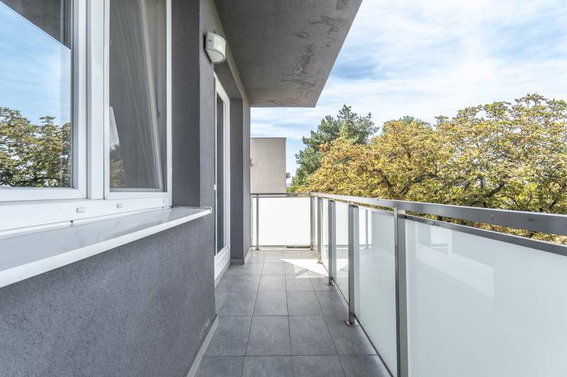 Rent Three bedroom apartment, Three bedroom apartment, Cementárenská, 