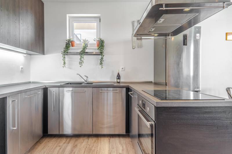 Rent Three bedroom apartment, Three bedroom apartment, Cementárenská, 