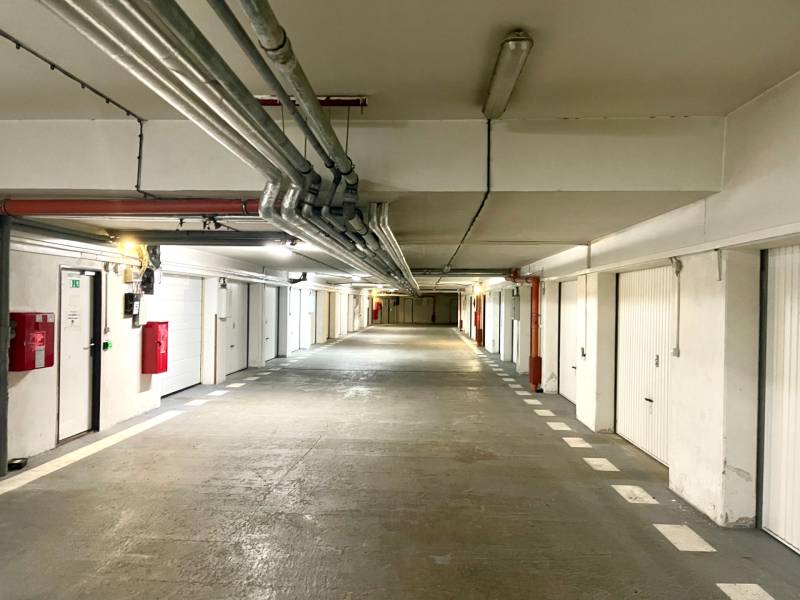 Sale Garage, Garage, Ľudovíta Fullu, Bratislava - Karlova Ves, Slovaki