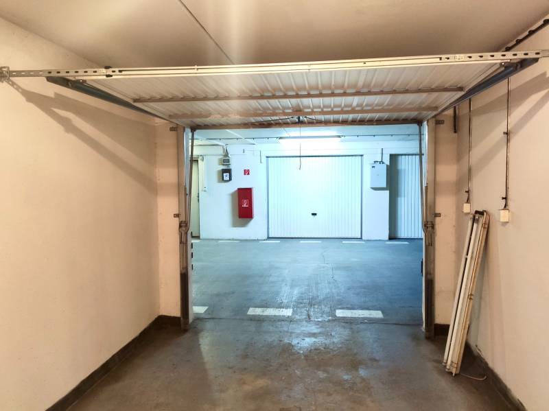 Sale Garage, Garage, Ľudovíta Fullu, Bratislava - Karlova Ves, Slovaki