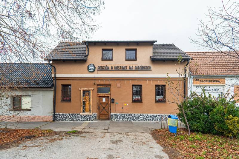 Sale Hotels and pensions, Hotels and pensions, Hollého, Skalica, Slova