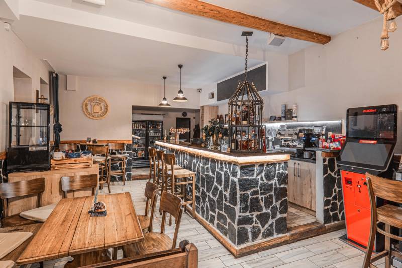 Sale Hotels and pensions, Hotels and pensions, Hollého, Skalica, Slova