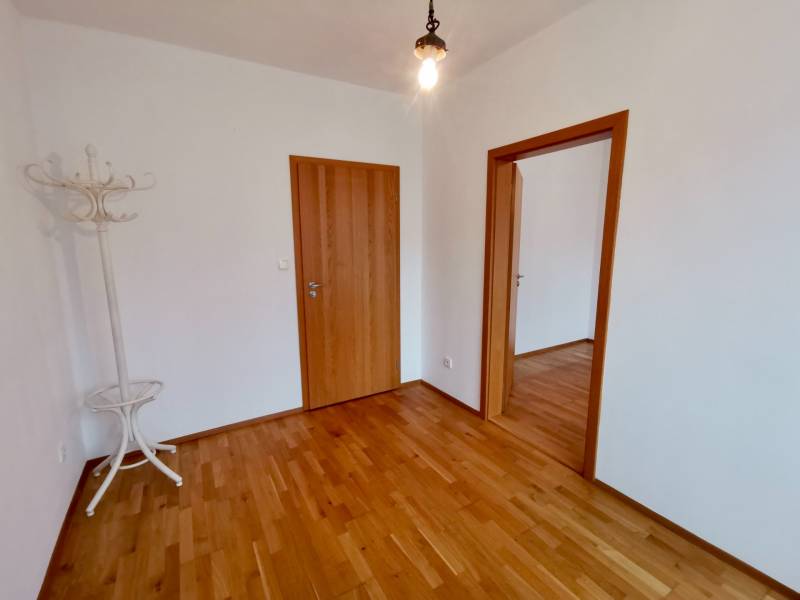 Rent Three bedroom apartment, Three bedroom apartment, Priekopnícka, B