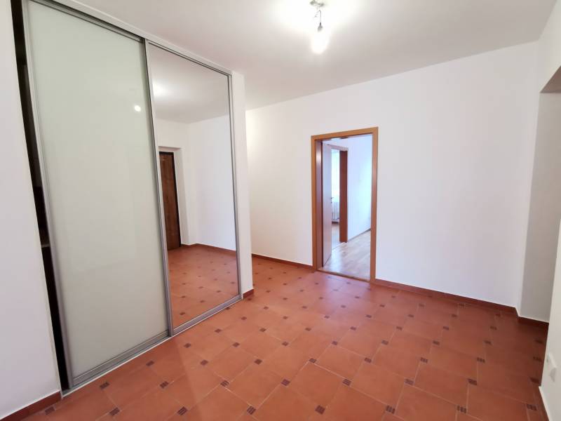 Rent Three bedroom apartment, Three bedroom apartment, Priekopnícka, B