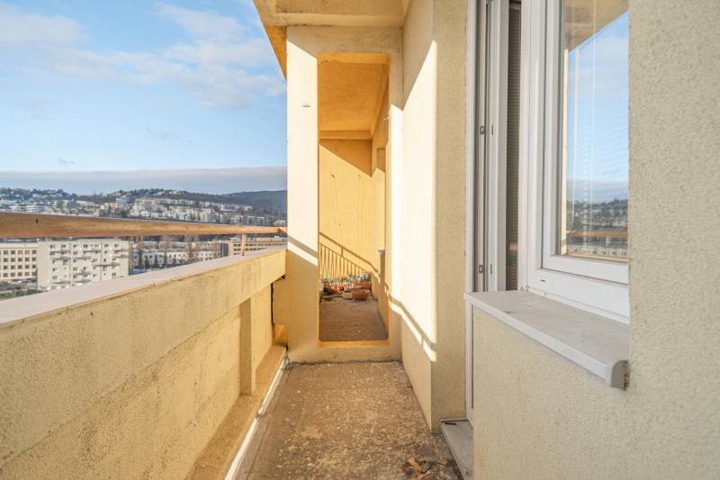 Sale Three bedroom apartment, Three bedroom apartment, Č. Parašutistov