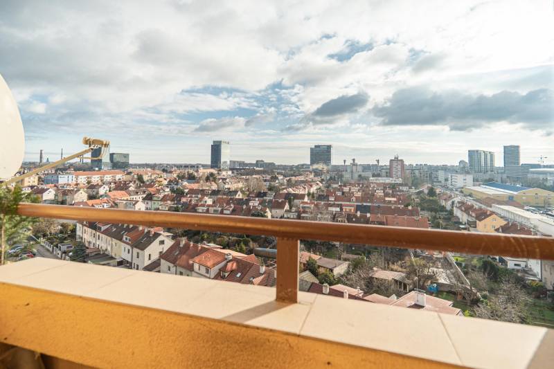 Sale Three bedroom apartment, Three bedroom apartment, Č. Parašutistov