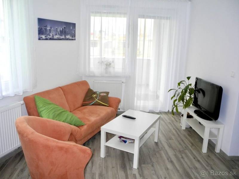 Rent One bedroom apartment, One bedroom apartment, Rustaveliho, Bratis