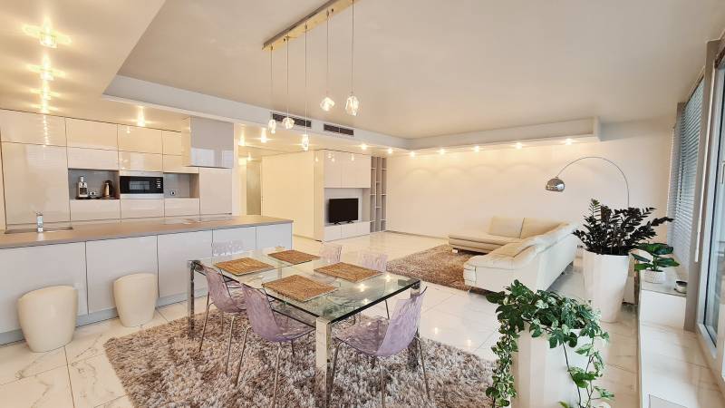 Rent Two bedroom apartment, Two bedroom apartment, Dvořákovo nábrežie,