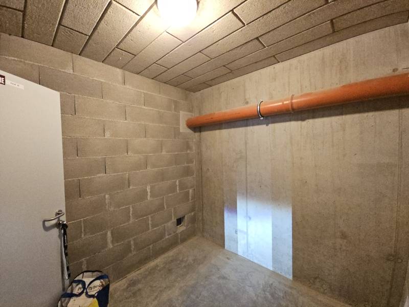 Garage parking + large brick cellar 6 m² RAČA_RNDZ