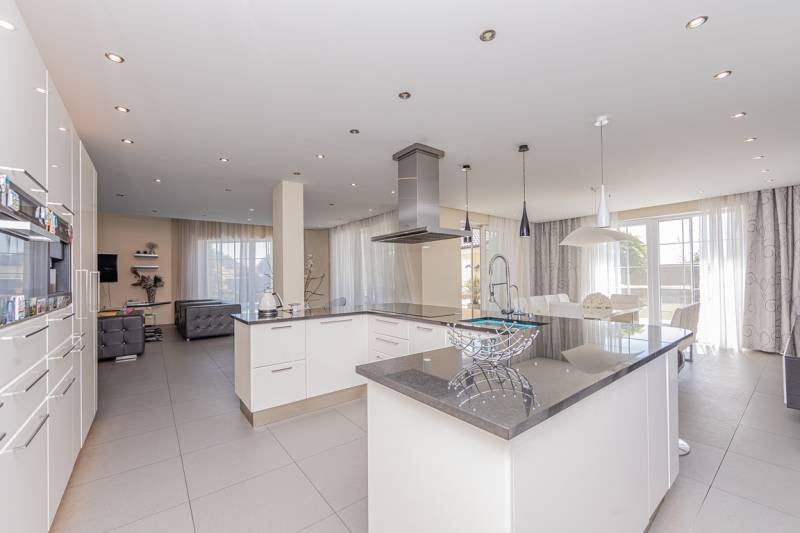 Sale Villa, Villa, Azalková, Senec, Slovakia