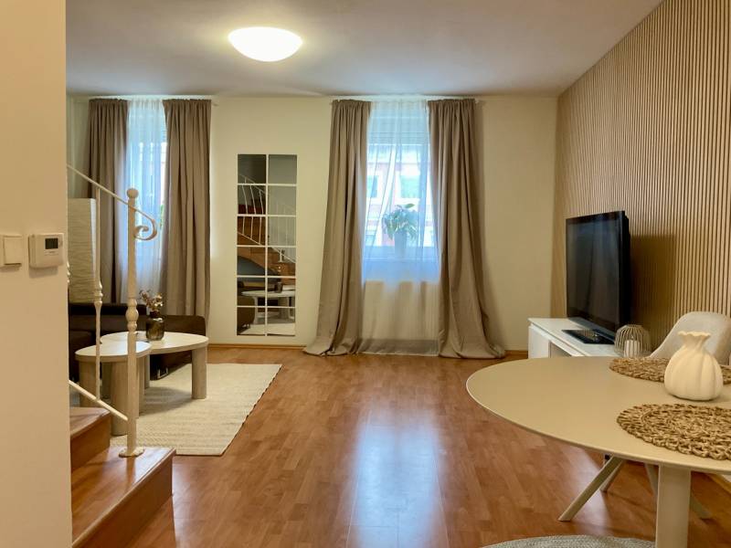 Rent Two bedroom apartment, Two bedroom apartment, Špitálska, Bratisla